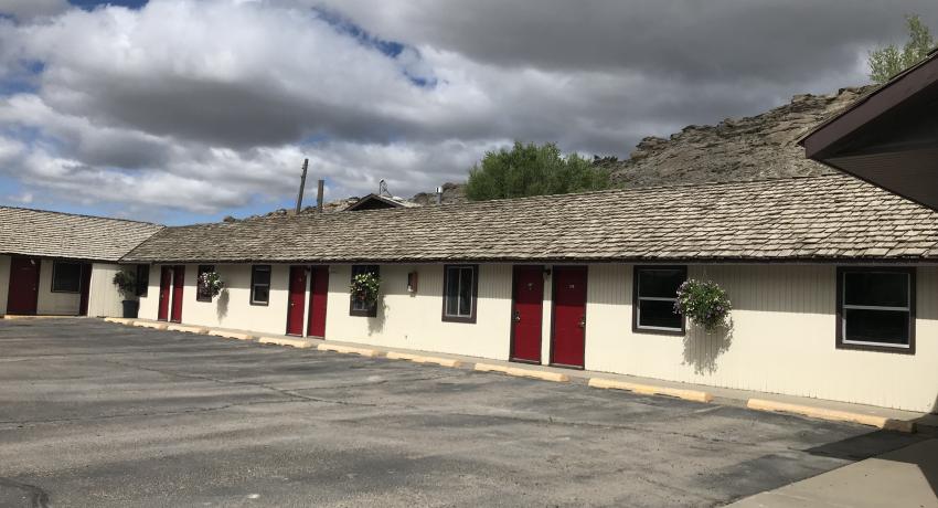 Country West Motel Rooms Exterior